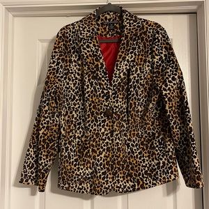 😻 💛 😻 Sexy, bold and beautiful velvet-inspired jacket with cougar print.